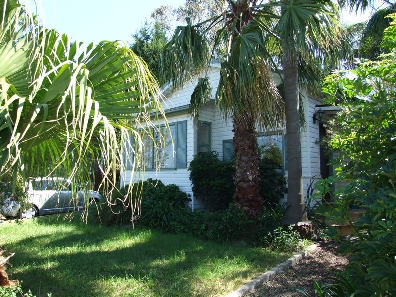 4 Shackel Ave, Brookvale NSW 2100