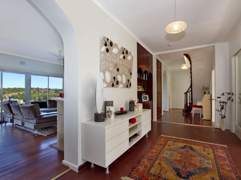 9 Avona Crescent, Seaforth NSW 2092