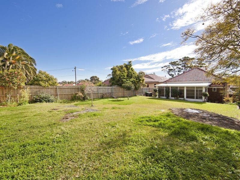 39 Peacock Street, Seaforth NSW 2092