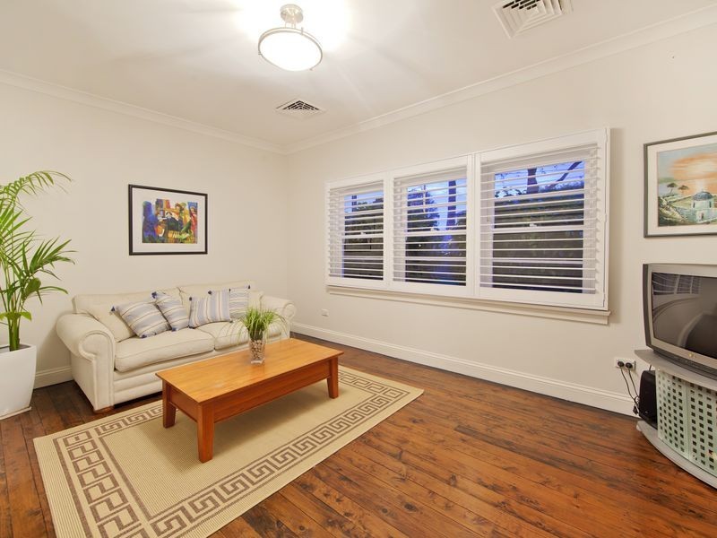 13 Wakehurst Parkway, Seaforth NSW 2092