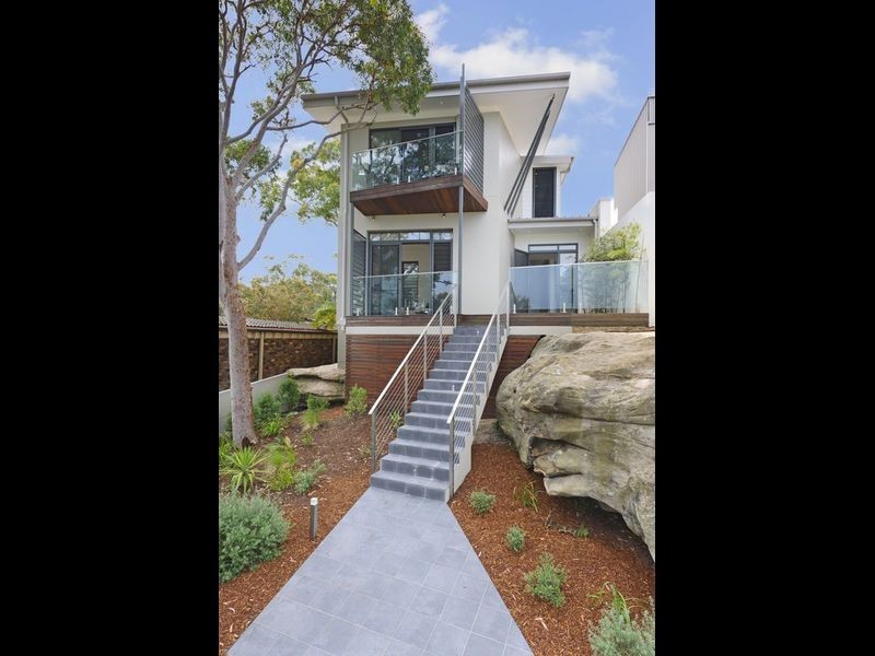 2a Castle Rock Crescent, Clontarf NSW 2093