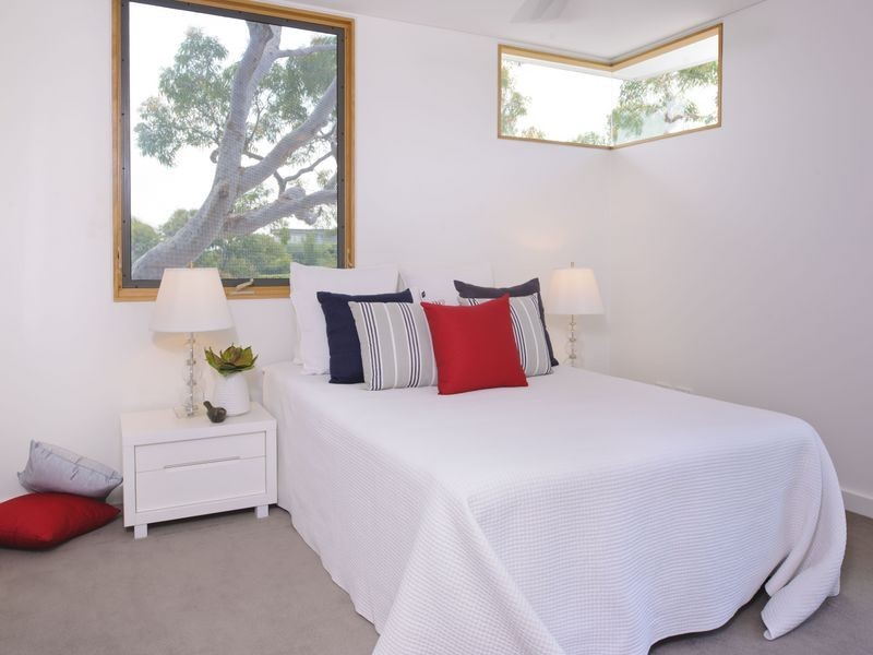 2a Castle Rock Crescent, Clontarf NSW 2093