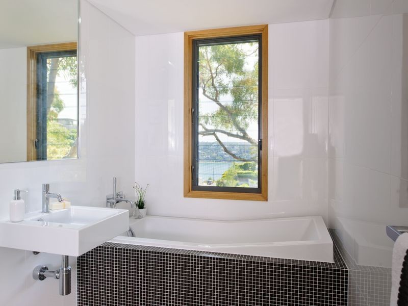 2a Castle Rock Crescent, Clontarf NSW 2093