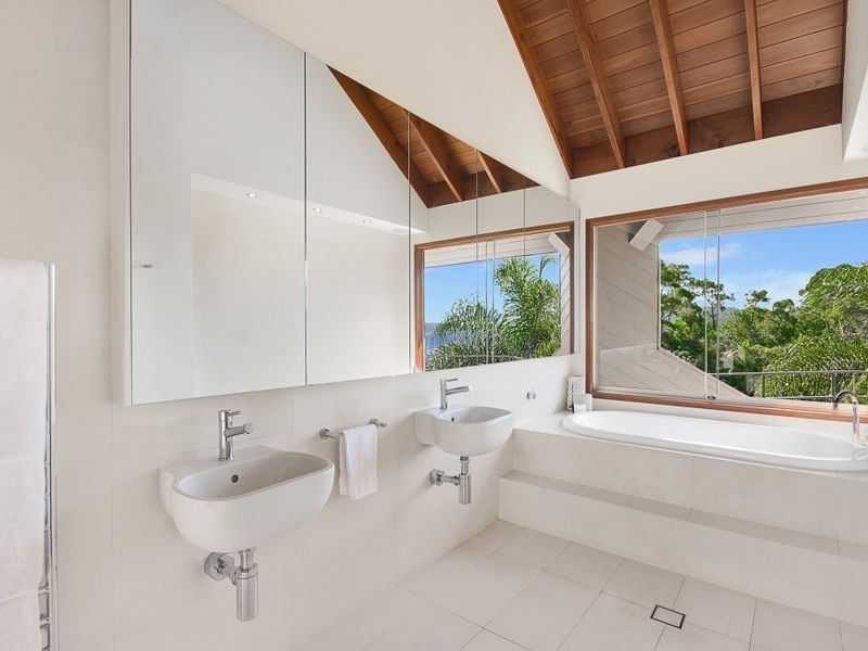 20 Kananook Avenue, Bayview NSW 2104