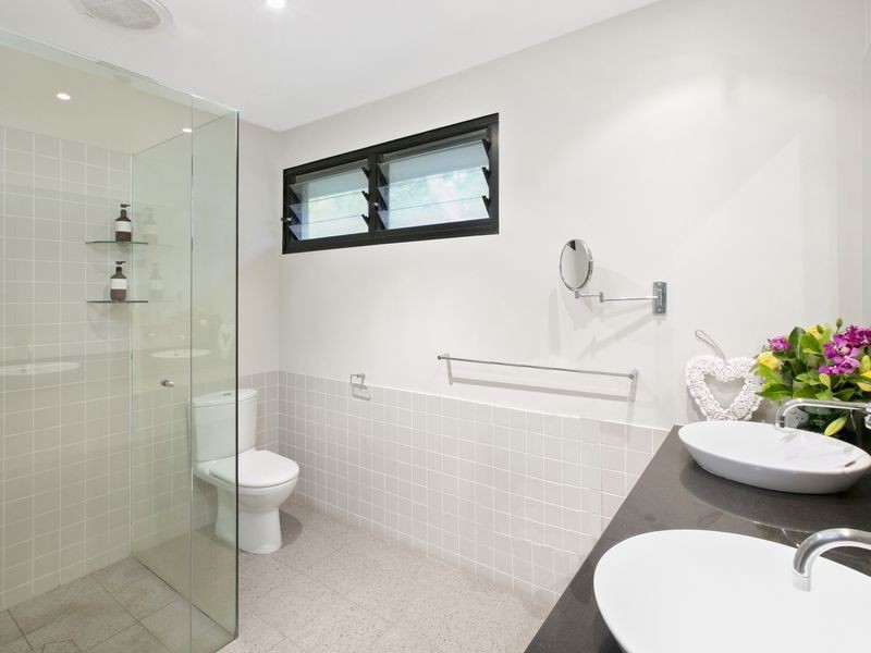 68a Ponsonby Parade, Seaforth NSW 2092