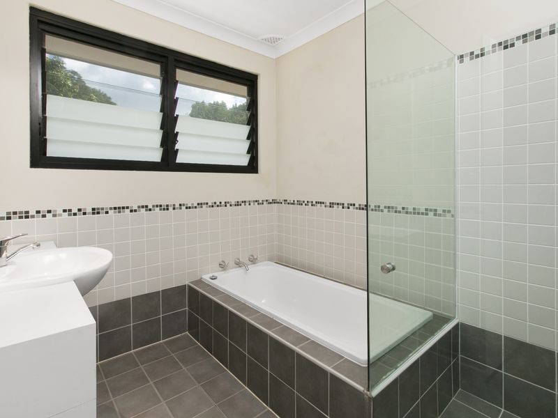 68a Ponsonby Parade, Seaforth NSW 2092