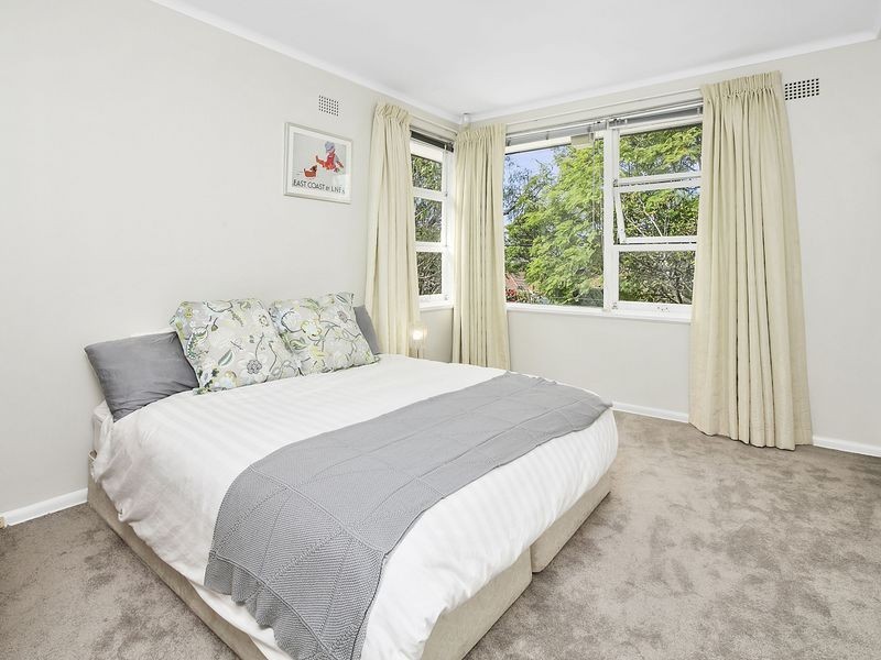 27 Frenchs Forest Road, Seaforth NSW 2092