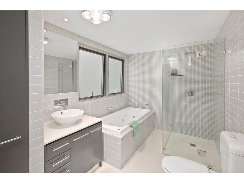 11B Greycliffe Street, Queenscliff NSW 2096