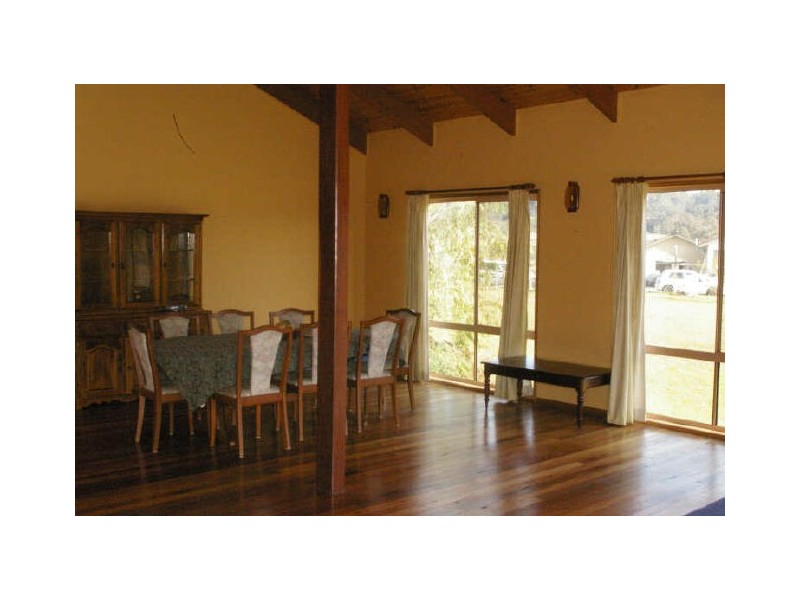 9 Yarimup Place, Moruya NSW 2537