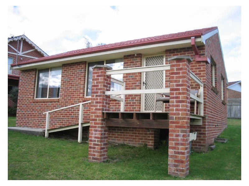 4a Craig Mostyn Pl, Moruya NSW 2537