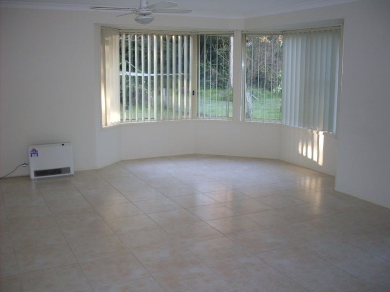 28 Yarralumla Crescent, Tomakin NSW 2537