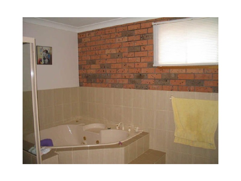 20 Dell Parade, Moruya Heads NSW 2537