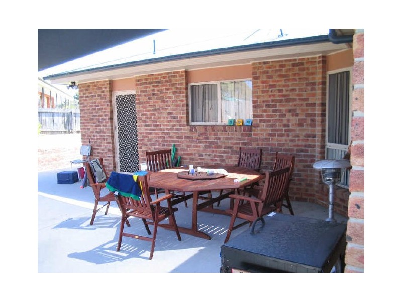 8 Carrie Crescent, Moruya NSW 2537