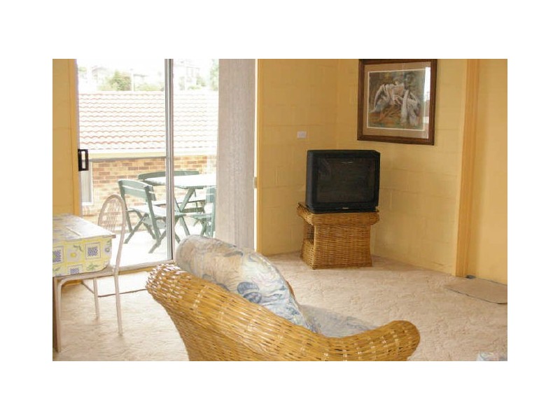 8 Beach Street, Tuross Head NSW 2537