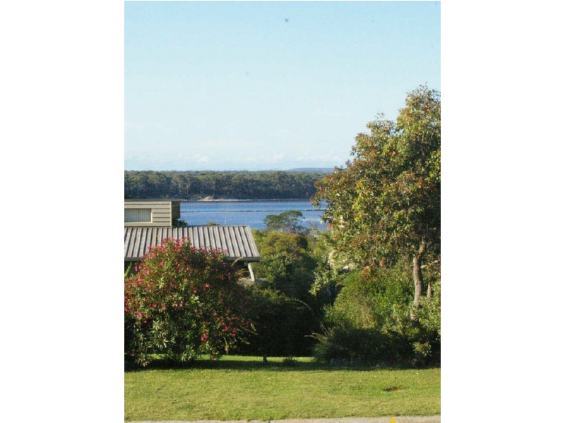 23 Dell Parade, Moruya Heads NSW 2537