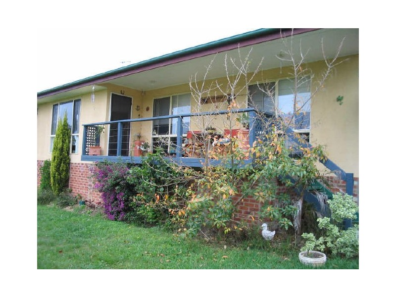 6 Fitzroy Street, Moruya NSW 2537