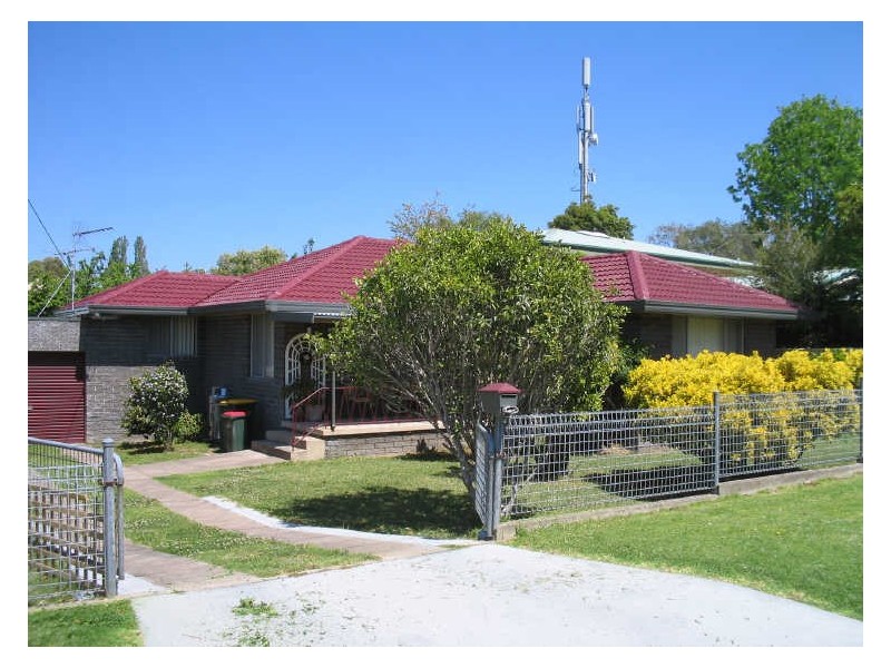 14 Mirrabooka Ave, Moruya NSW 2537