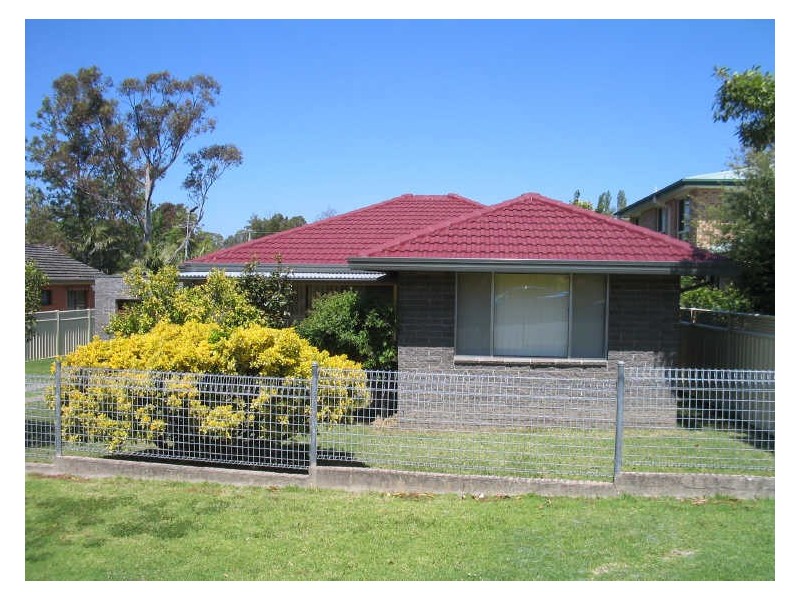 14 Mirrabooka Ave, Moruya NSW 2537