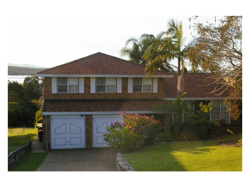 42 Dell Parade, Moruya Heads NSW 2537