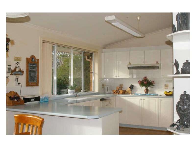 42 Dell Parade, Moruya Heads NSW 2537