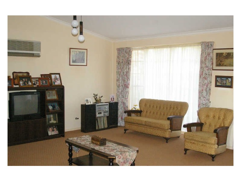 42 Dell Parade, Moruya Heads NSW 2537