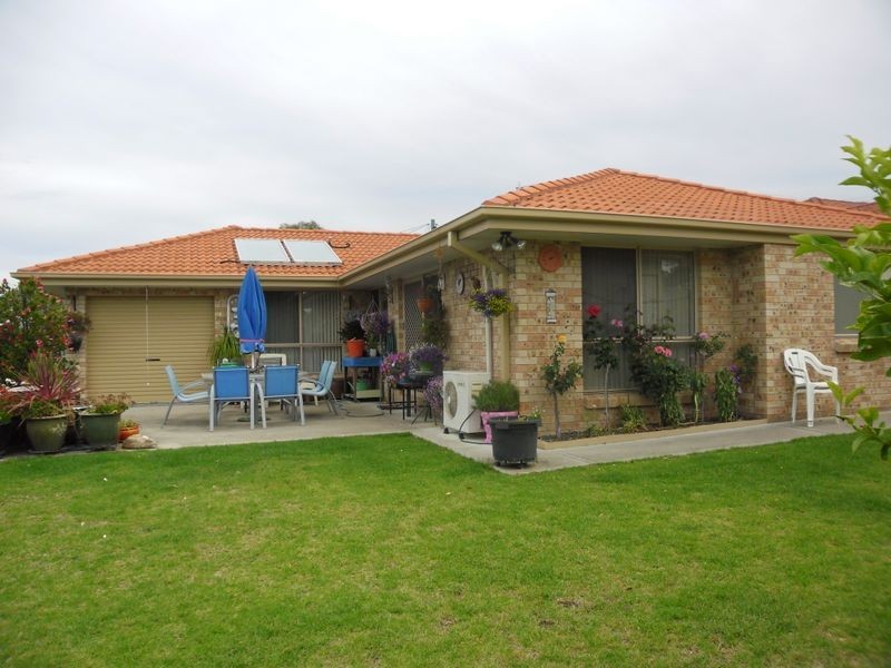6 Campbell Street, Moruya NSW 2537