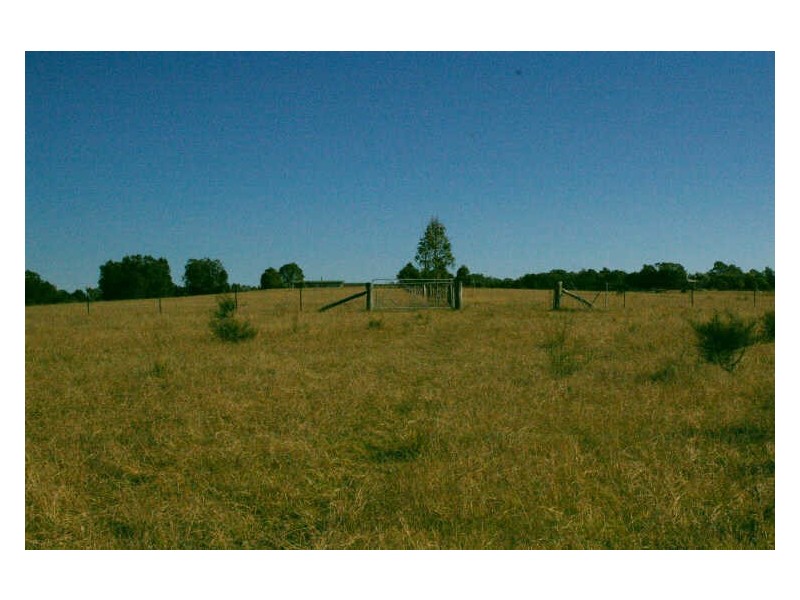 6 Noads Place, Moruya NSW 2537