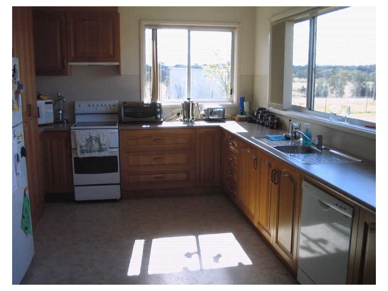 6 Noads Place, Moruya NSW 2537