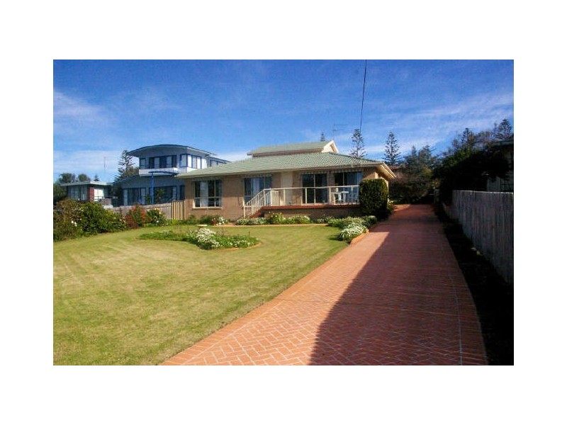 35 Tuross Boulevarde, Tuross Head NSW 2537