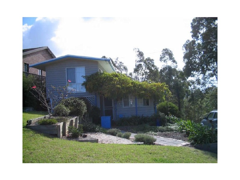 27 Hazel Road, Moruya Heads NSW 2537