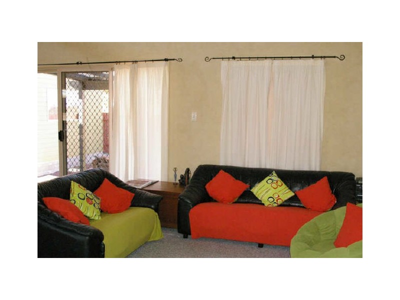 27 Moruya Street, Moruya NSW 2537