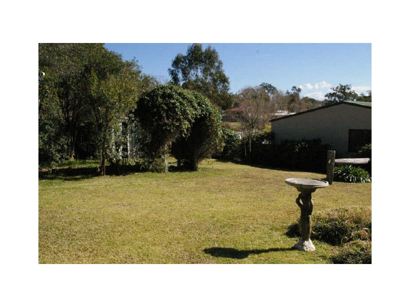 27 Moruya Street, Moruya NSW 2537