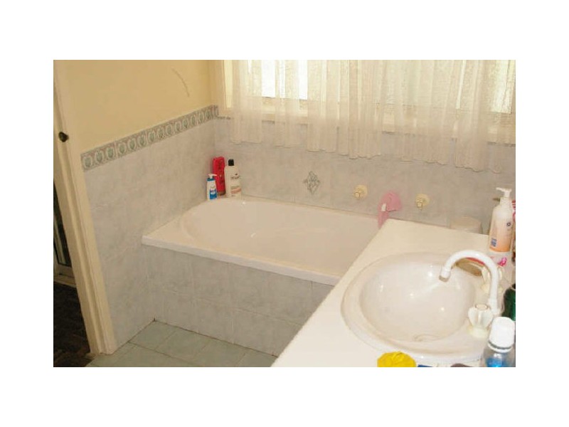 9 Halyard Drive, Moruya Heads NSW 2537