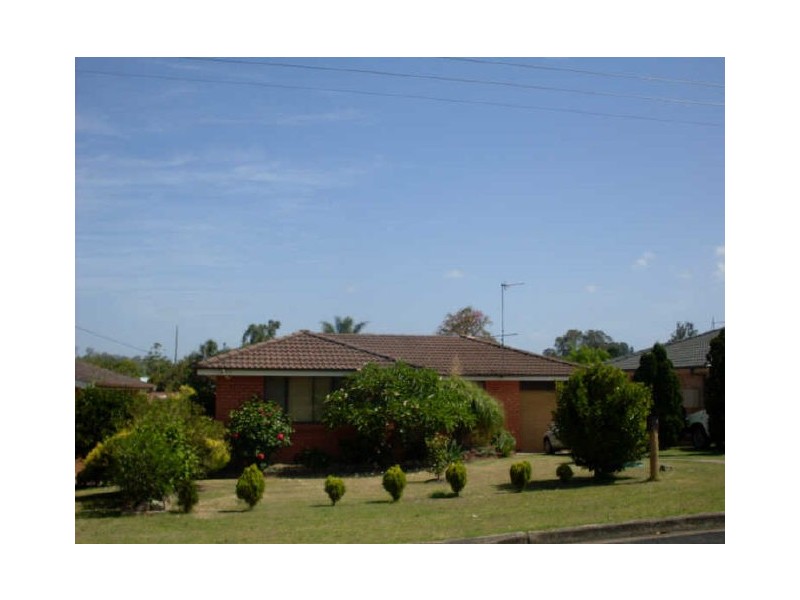 19 Shore Street, Moruya NSW 2537