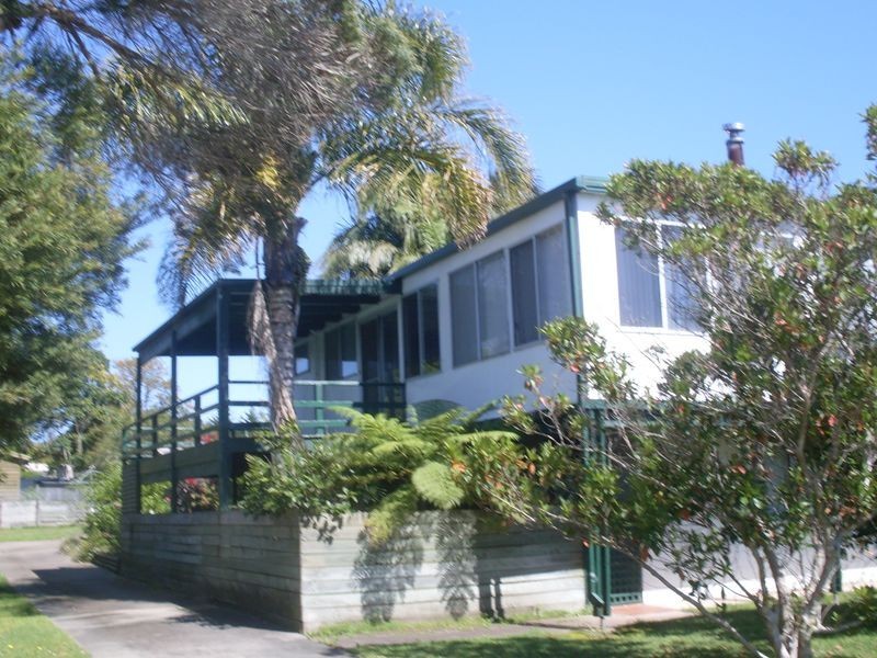 17 Thomas Street, Moruya NSW 2537