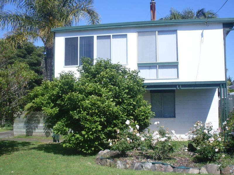 17 Thomas Street, Moruya NSW 2537