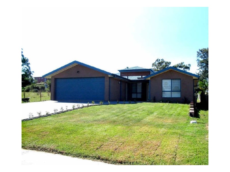 15 Heffernan Place, Moruya NSW 2537