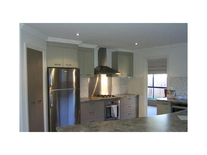 15 Heffernan Place, Moruya NSW 2537