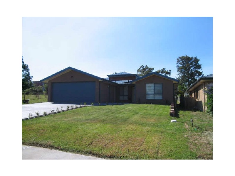 15 Heffernan Place, Moruya NSW 2537