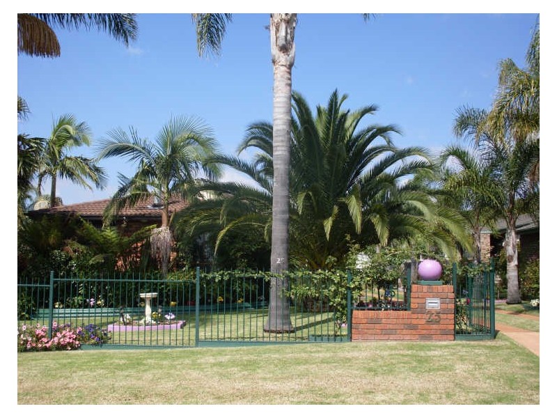 25 Bergalia Street, Moruya NSW 2537