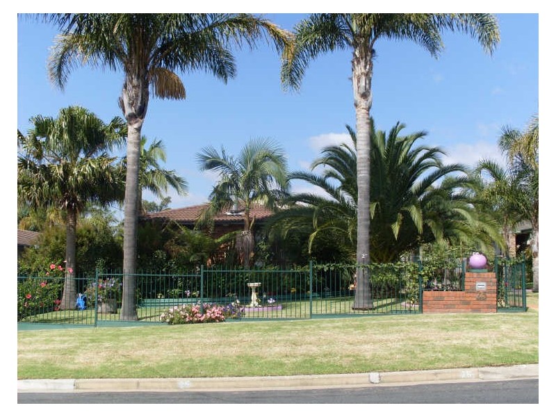 25 Bergalia Street, Moruya NSW 2537