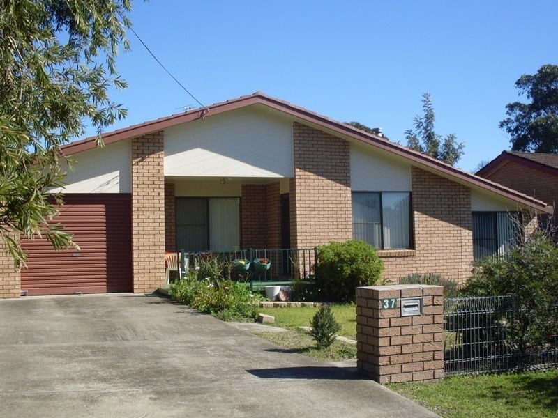 37 Haslingden Street, Moruya NSW 2537