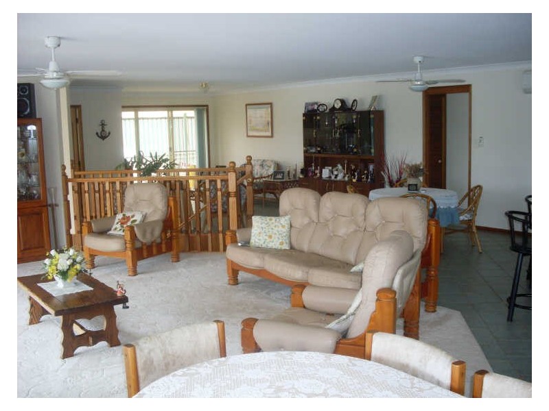 11 Millers Crescent, Moruya Heads NSW 2537