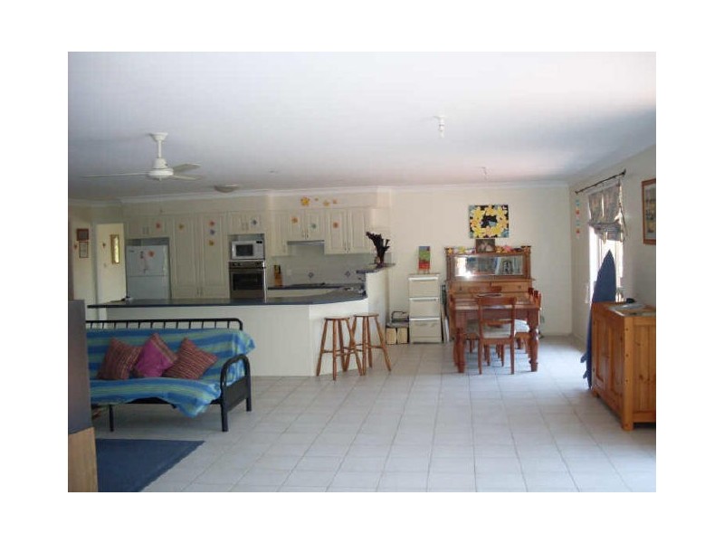 18 Renee Crescent, Moruya Heads NSW 2537