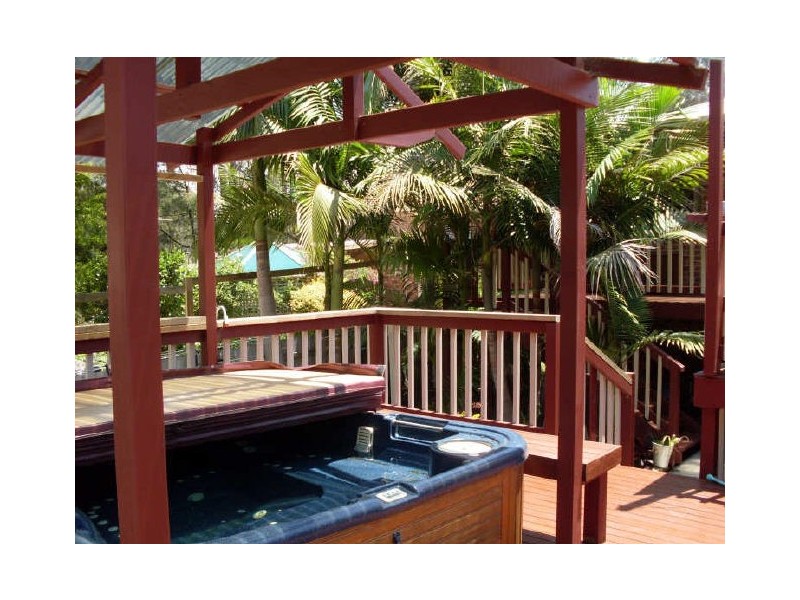 18 Renee Crescent, Moruya Heads NSW 2537