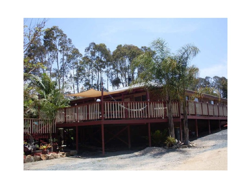 18 Renee Crescent, Moruya Heads NSW 2537