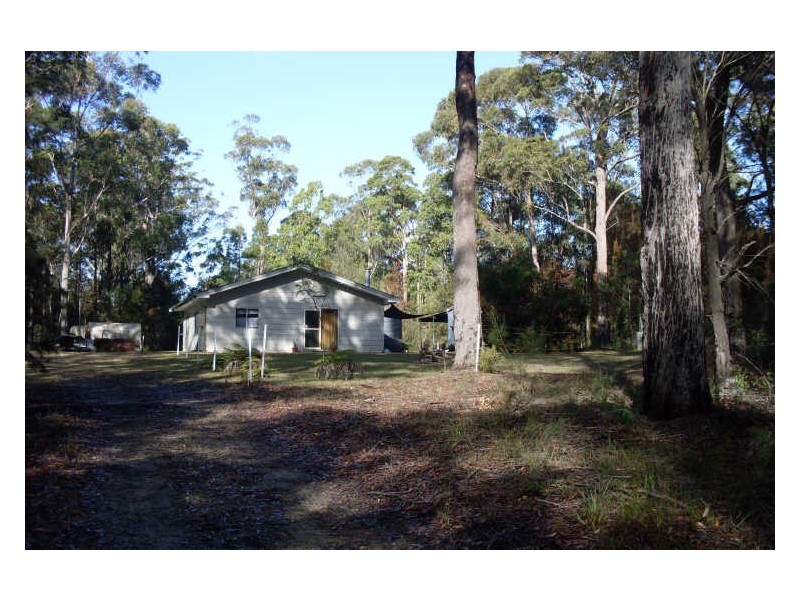210 Percy Davis Drive, Moruya NSW 2537