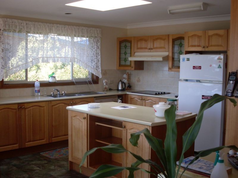 8 Davis Place, Moruya Heads NSW 2537