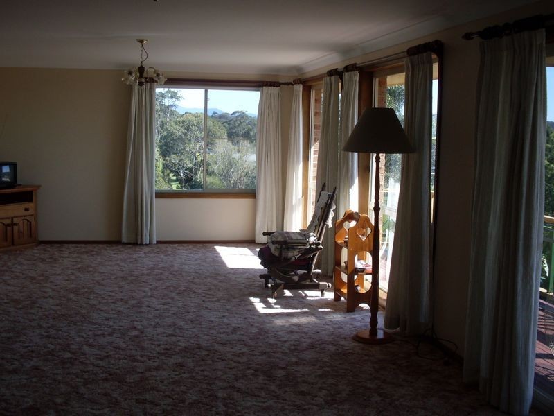 8 Davis Place, Moruya Heads NSW 2537