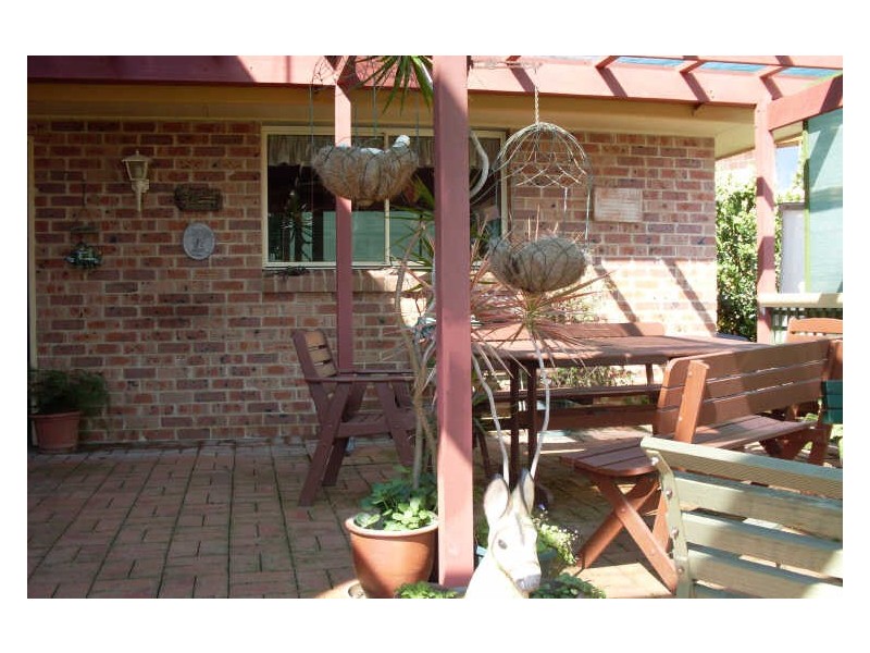 8 Davis Place, Moruya Heads NSW 2537